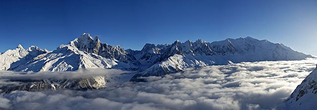 Mer de nuages et massif du Mont-blanc