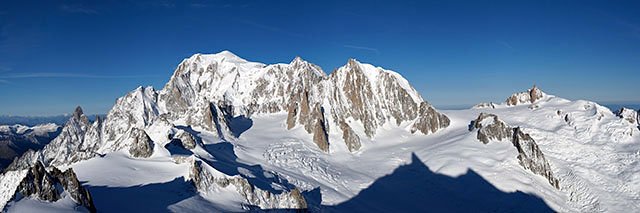 Les trois Mont-blanc et l'aiguille du Midi