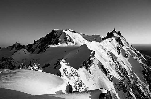 L'aiguille du Midi et le Mont-blanc