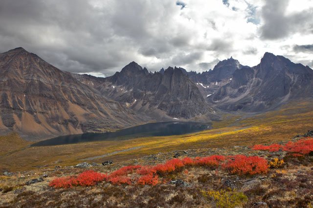 Tombstone mountains, Divide lake